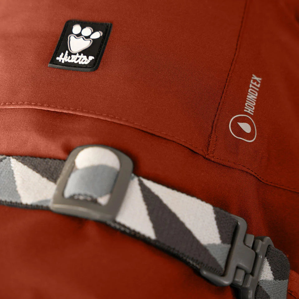 HURTTA MUDVENTURE COAT ECO - Kutya esőkabát
Könnyű, könnyen csomagolható– ez a praktikus, védelmet nyújtó kutyakabát ideális utazásokhoz, valamint szeles, esős vagy saras körülményekhez. 🌦️🐾