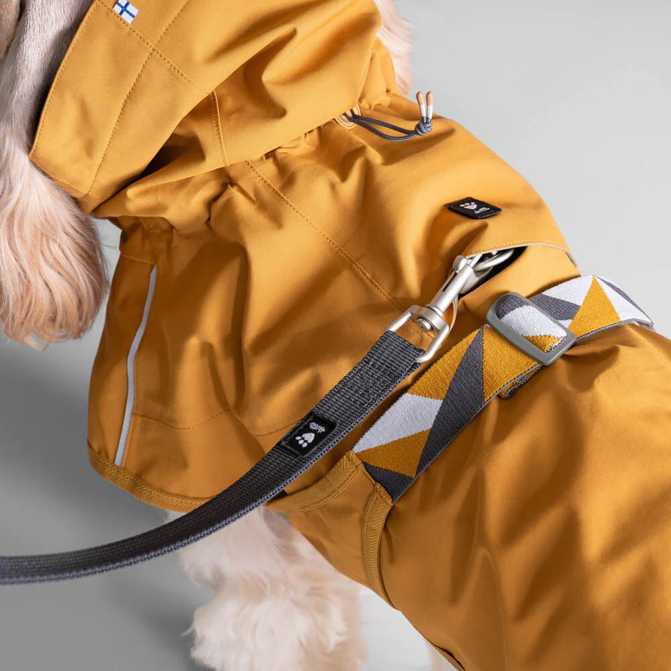 HURTTA MUDVENTURE COAT ECO - Kutya esőkabát
Könnyű, könnyen csomagolható– ez a praktikus, védelmet nyújtó kutyakabát ideális utazásokhoz, valamint szeles, esős vagy saras körülményekhez. 🌦️🐾